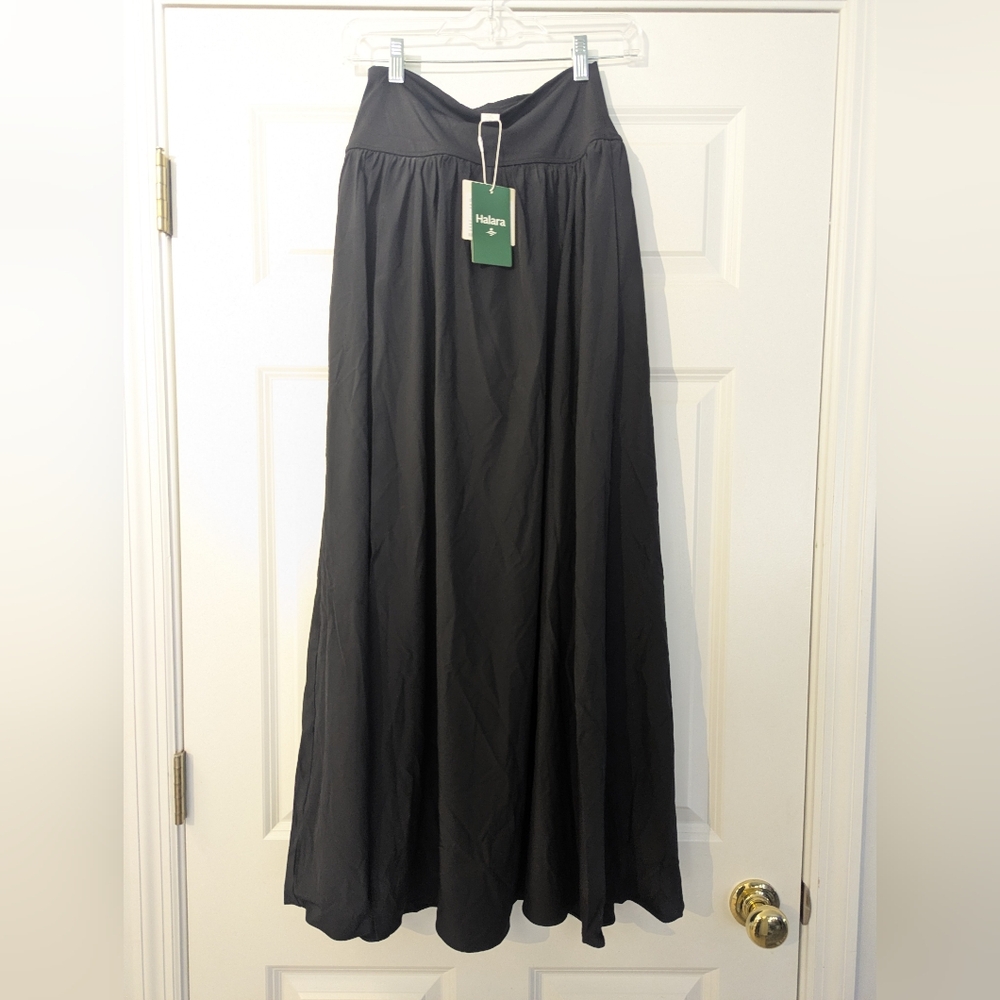 HALARA Classic Black Maxi Skirt